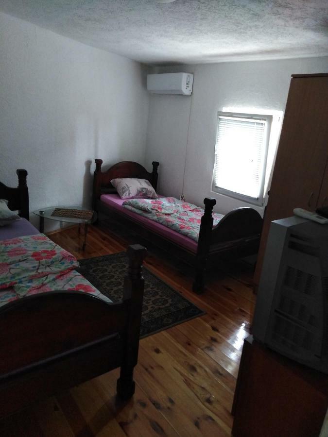 Apartmani Emil Podgorica Exterior photo